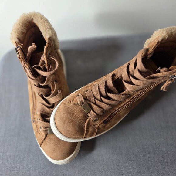 Women's UGG Olive High-Top Sneaker Nubuck Sheepskin Zip - Size 7.5 - Picture 3 of 10